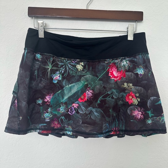 Lululemon Run Pace Setter Skirt Size 6 - Picture 2 of 5